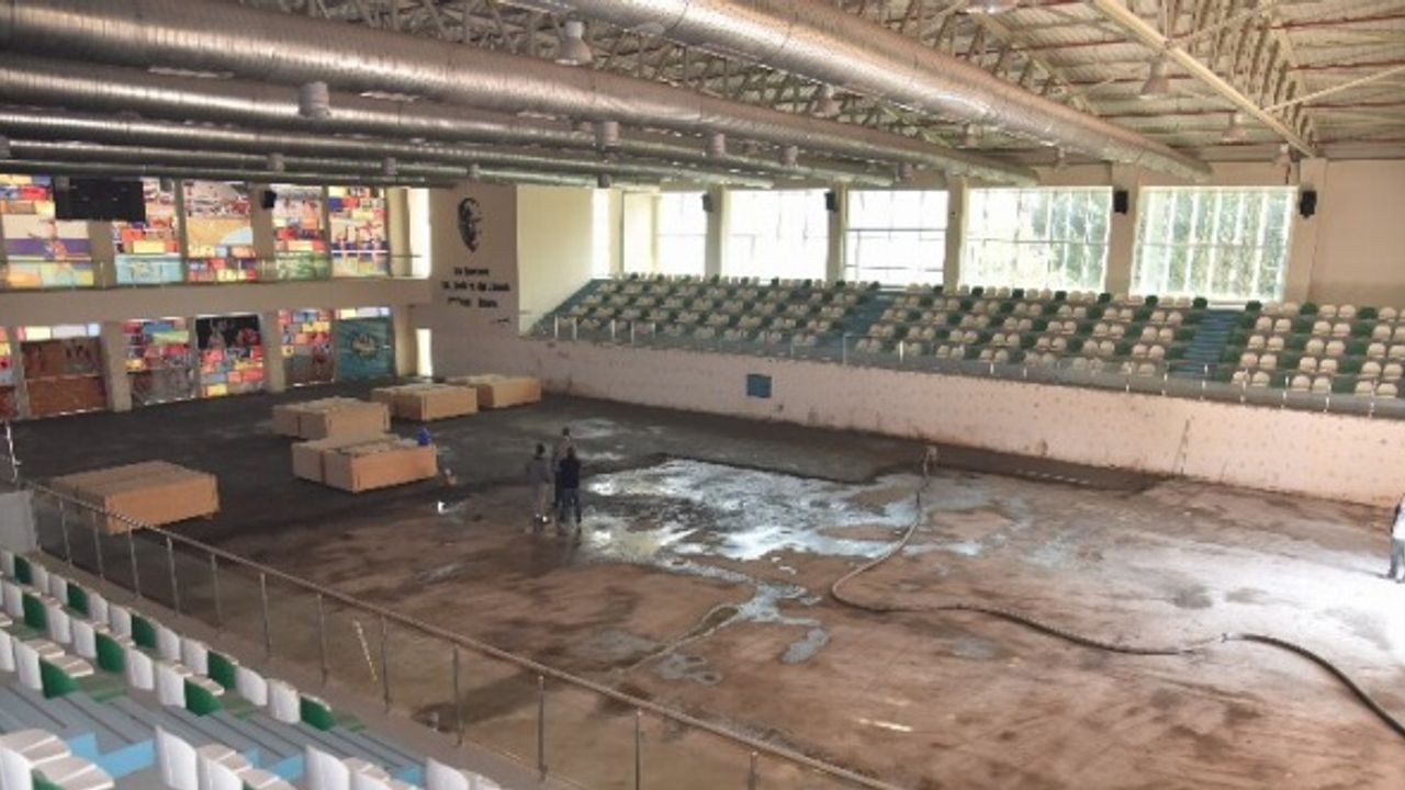 Manisa'da Tarık Almış Spor Tesisi'ne kapsamlı bakım