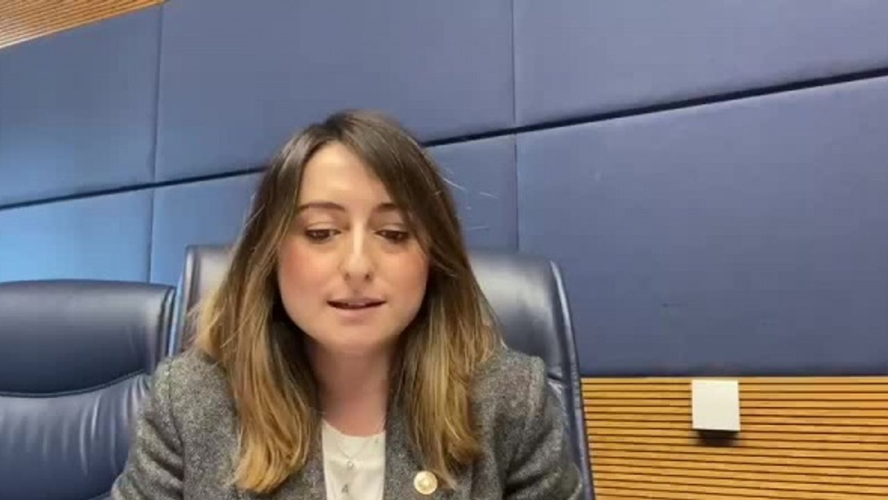 CHP’Lİ BANKOĞLU’DAN MEMUR-SEN’E ‘İSTANBUL SÖZLEŞMESİ’ TEPKİSİ: TOPLUMSAL CİNSİYET EŞİTSİZLİĞİNİ SORUN ETMEDEN KADIN EMEKÇİLERİNİN SORUNLARINI ÇÖZEMEZSİNİZ"