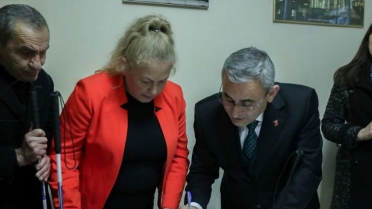 Kütahya'da görme engellilere beyaz baston 
