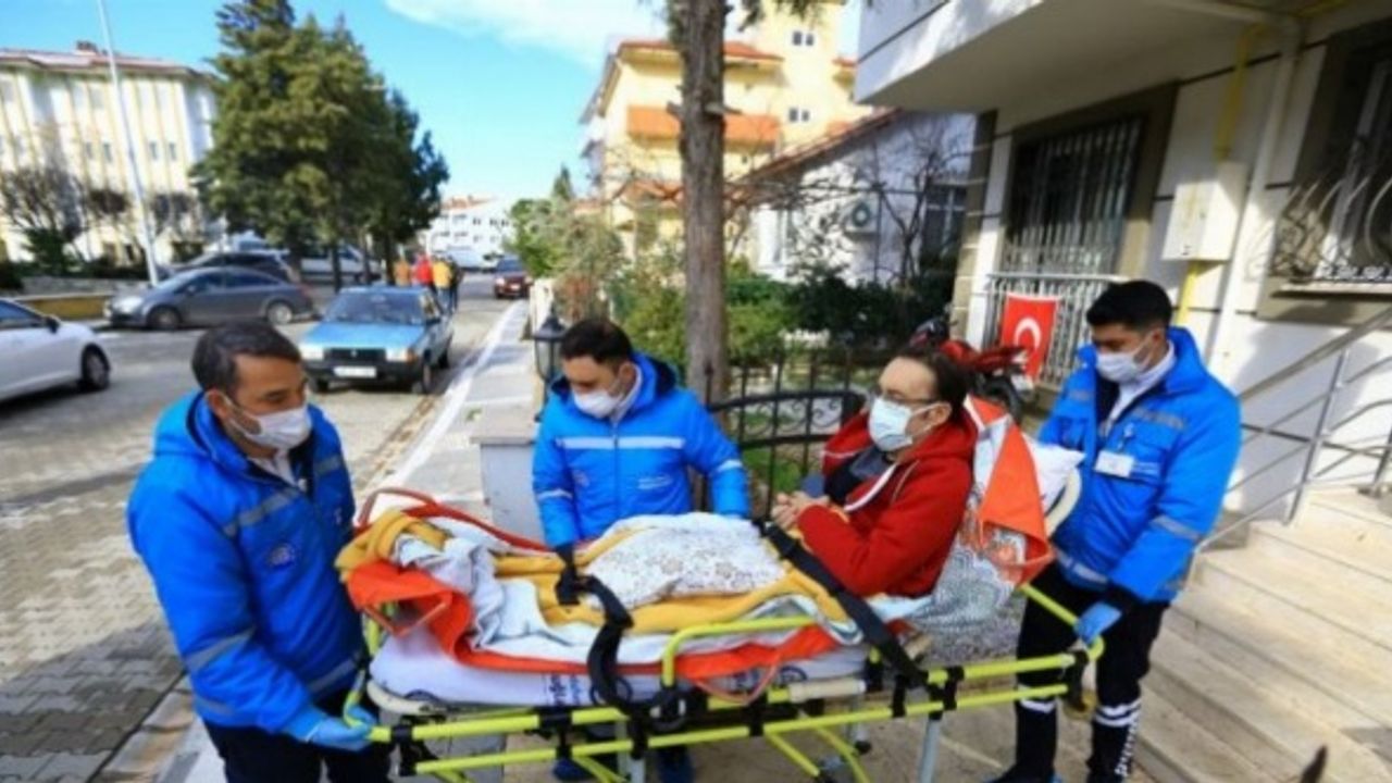 Muğla Büyükşehir, evde bakım ve hasta nakil ambulansı hizmeti