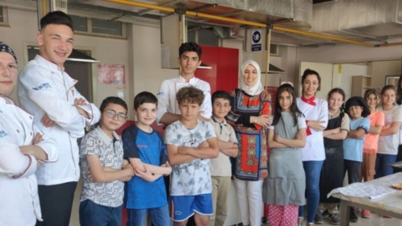 Bursa'da 'okul ve uyum' projesinde öğrenciler 'mutfak'ta buluştu