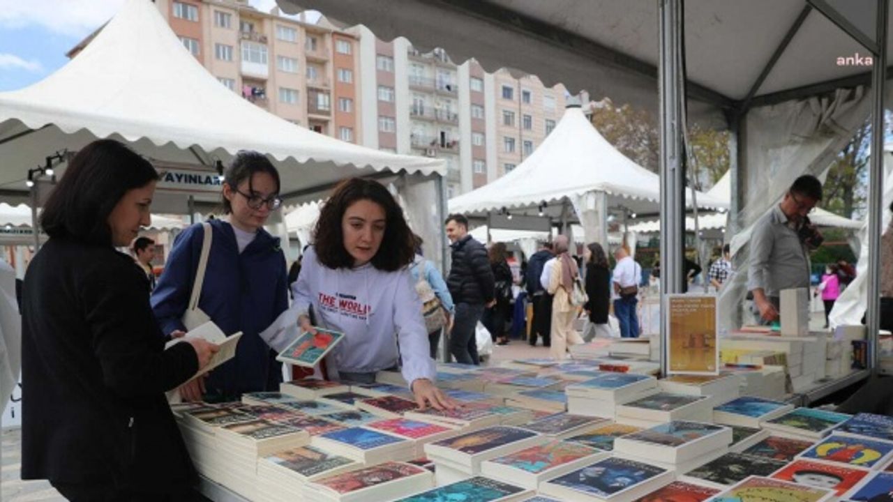 ESKİŞEHİR YUNUS EMRE KİTAP GÜNLERİ’NE YOĞUN İLGİ