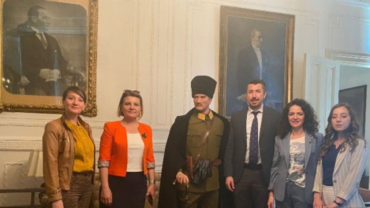 Kocaeli İzmit Belediyesi ve Suna İnan Kıraç Vakfı ‘Suna’nın Kızları’ projesi için bir araya geldi