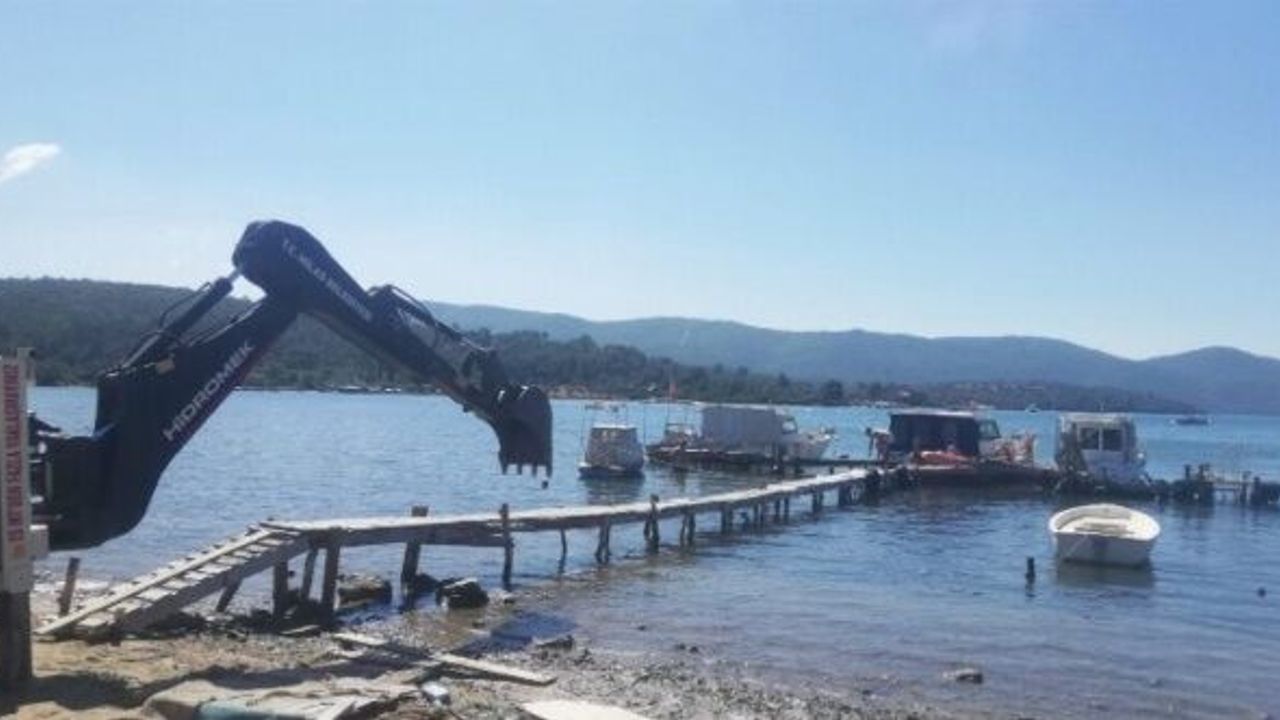 Muğla Milas'ta kaçak iskeleler yıkılıyor!
