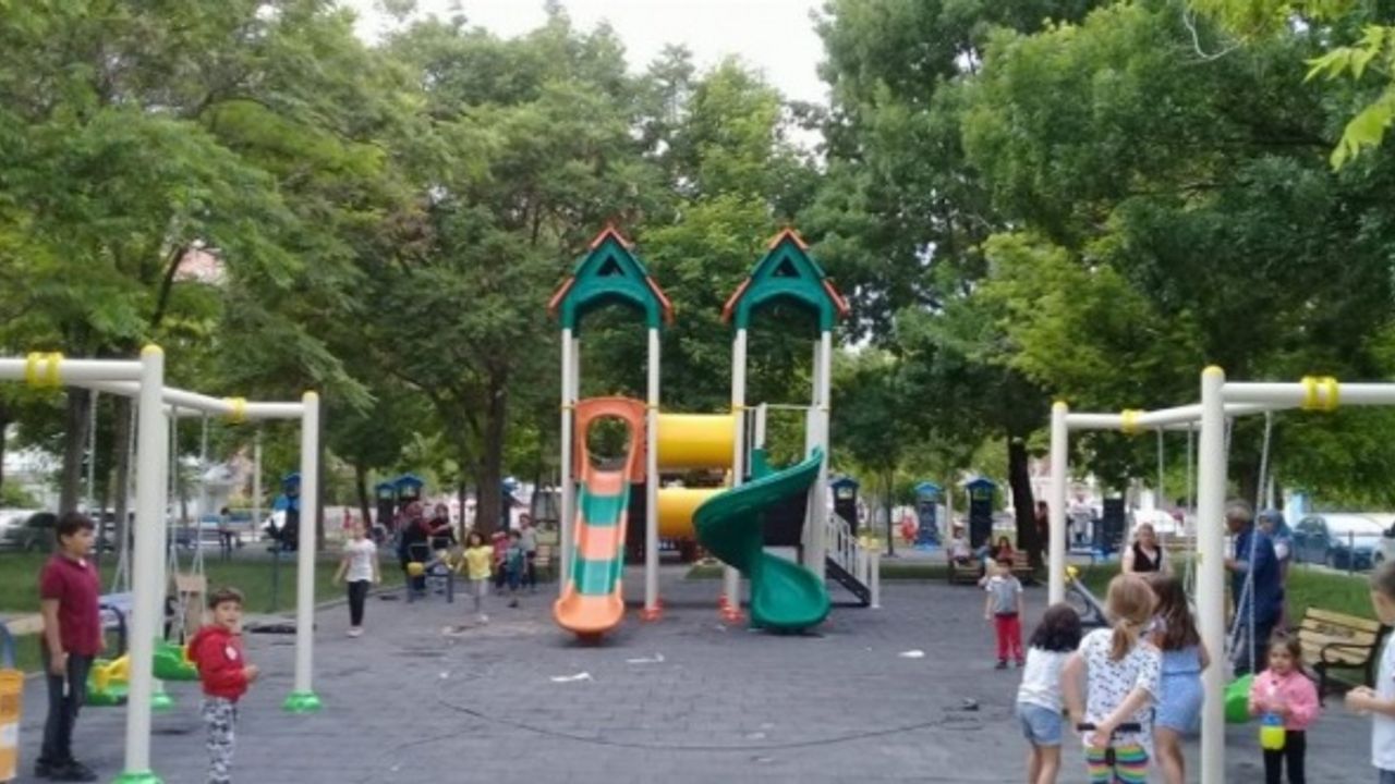 Niğde Belediyesi oyun parkları yeniliyor