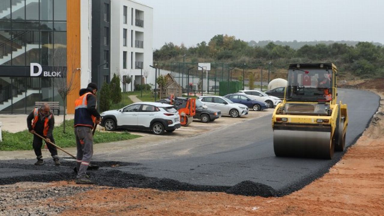 İzmit'te KİPTAŞ Çınar Evlerinin çevresi asfalta kavuştu