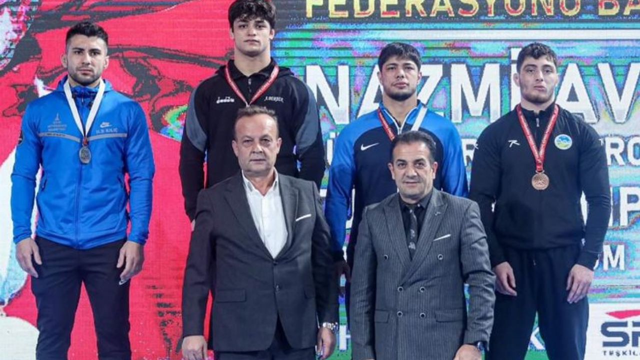 Sakaryalı güreşçiler Türkiye Şampiyonası’nda mindere çıktı