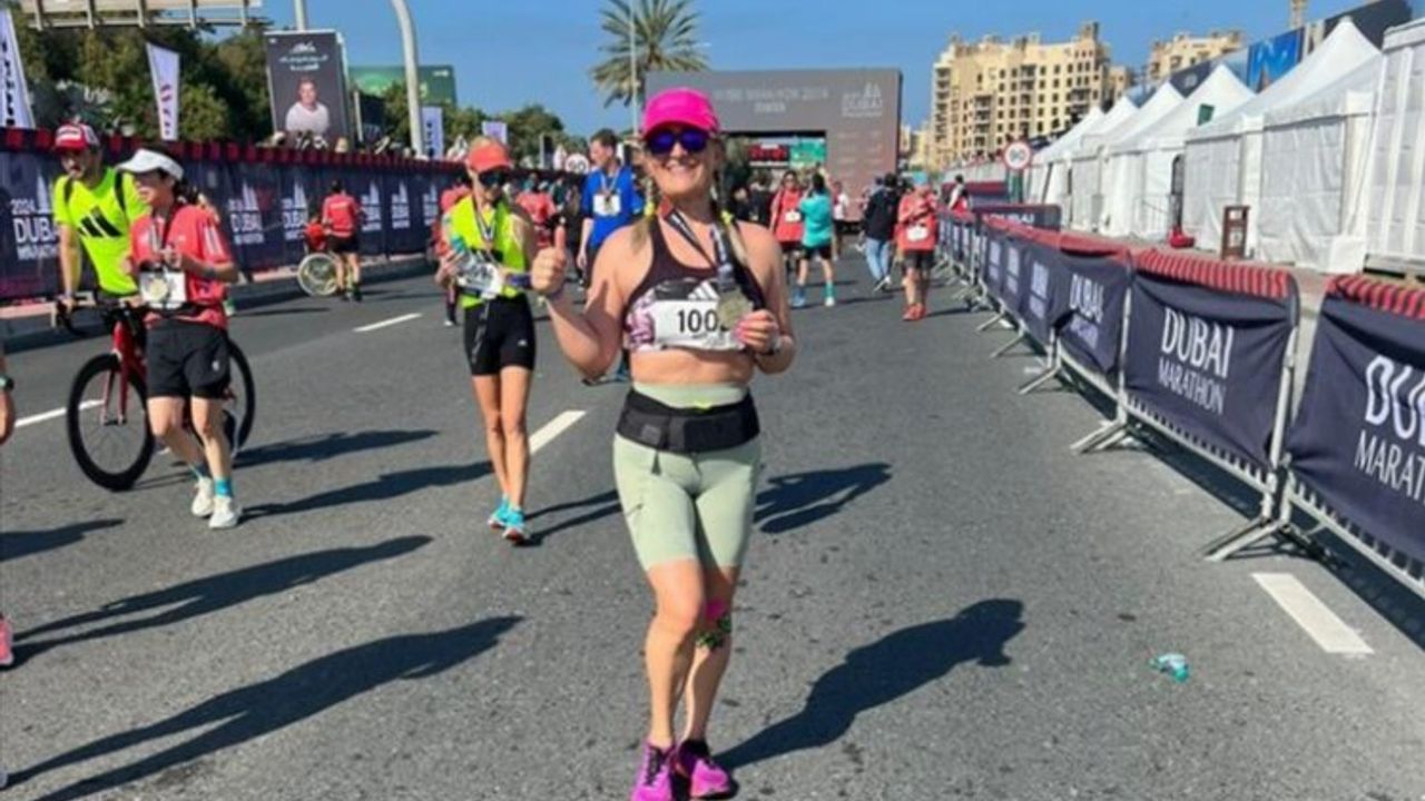 İnegöllü kadın sporcu Dubai'de koştu
