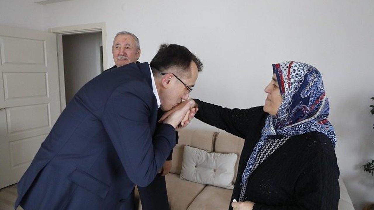 Mehmet Savran seçim çalışmalarına aile duasıyla başladı