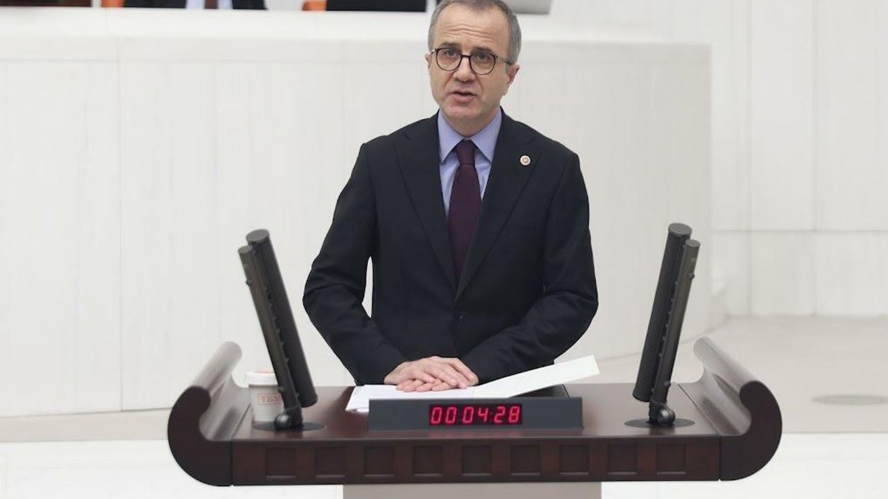 CHP Milletvekili Okan Konuralp: "Instagram'a erişim engeli kabul edilemez"
