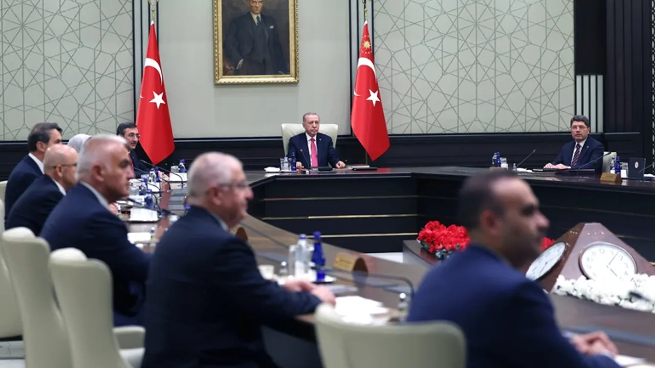 Kabine toplanıyor... Gündem Suriye