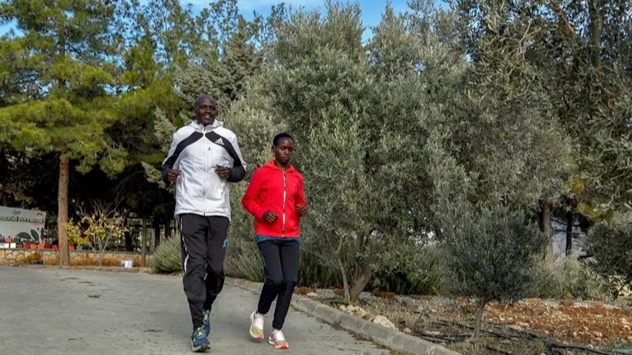 Kenyalı atletler, Mersin Maratonu’na Darısekisi’de hazırlanıyor