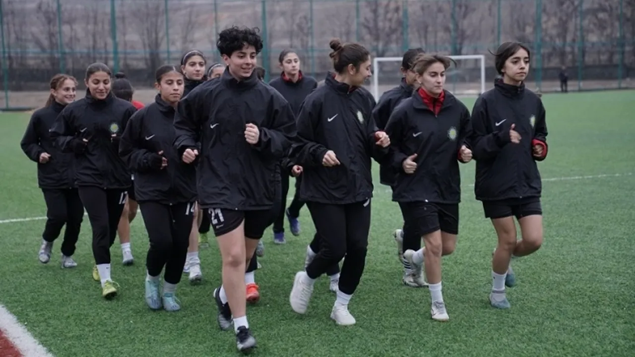 DBB Kadın Futbol Takımı iddialı geliyor