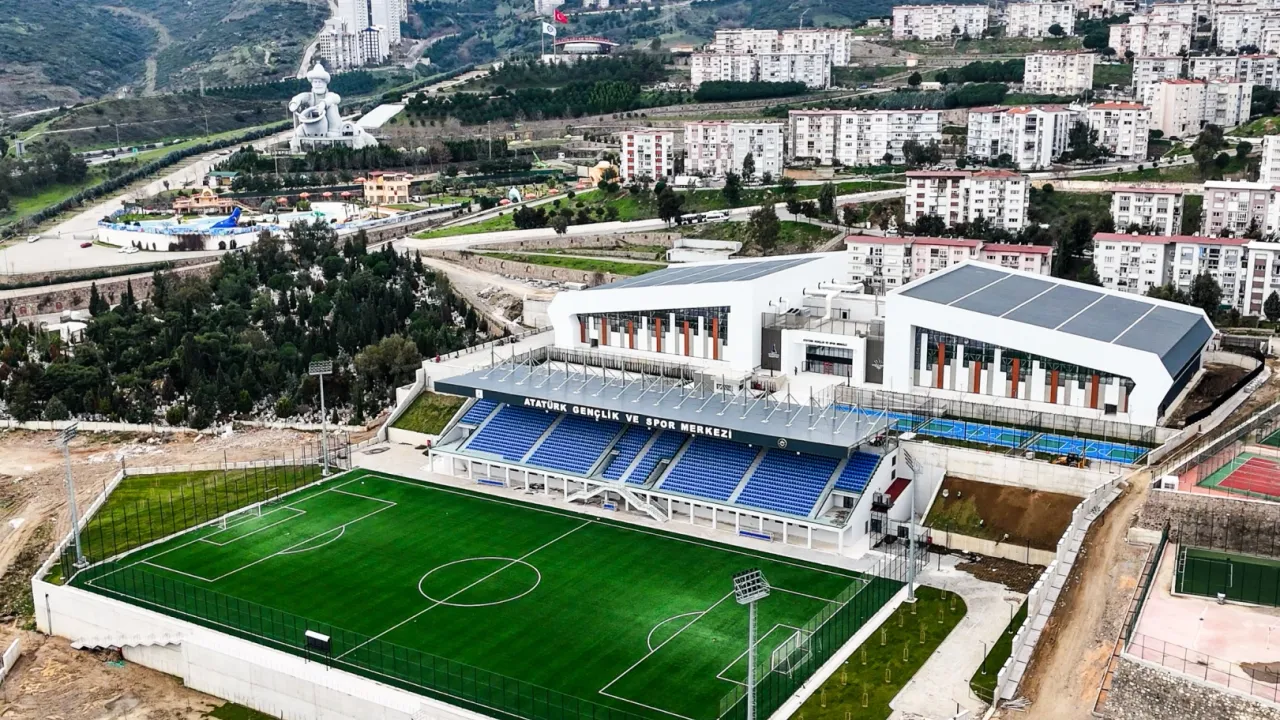 İzmir Karabağlar’a dev spor kompleksi