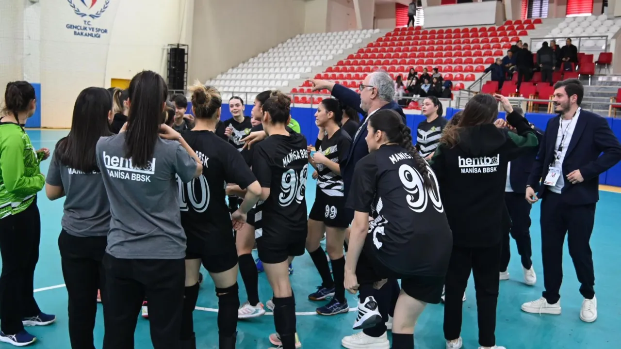 Manisa BBSK hentbol takımı tarih yazdı