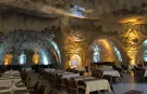 Mardin'de 15 yıllık emek: Kayaları oyup 400 kişilik dev mağara restaurant açtı!