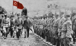 CHP lideri Özel'den çağrı: Atatürk fotoğrafları ve Türk bayraklarıyla takımlarımızı karşılayalım