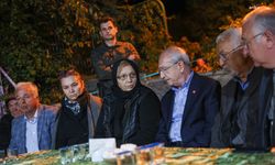 KEMAL KILIÇDAROĞLU GEÇTİĞİMİZ GÜNLERDE HAYATINI KAYBEDEN EMNİYET MÜDÜRÜ KAZIM KAMAN'IN AİLESİNE TAZİYE ZİYARETİNDE BULUNDU