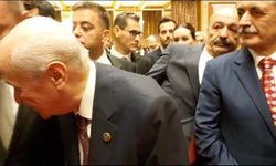 BAHÇELİ’DEN EMEKLİYE İKRAMİYE AÇIKLAMASI: “SAYIN CUMHURBAŞKANIMIZ KONU ÜZERİNDE ÇALIŞMALARINI SÜRDÜRÜYOR. İLERİKİ GÜNLERDE İNŞALLAH HAYIRLARA VESİLE OLUR”