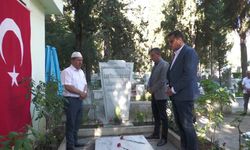 CHP Genel Başkanı Özel'den bayramın ilk gününde kabristan ziyareti