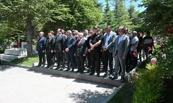 Şehit aileleri ve Yozgat il protokolü bayram öncesinde Yozgat Şehitliği'ni ziyaret etti 