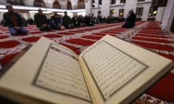 Kuran-ı Kerim’de ismi geçen tek sahabe kimdir?