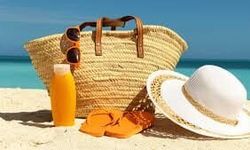 'Çıplaklar' rahatsız olduğu için mayo yasaklandı