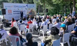 İzmirliler İzmir Kitap Fuarı’na akın etti