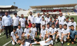 Başkan Büyükgöz minik sporcuları yalnız bırakmadı