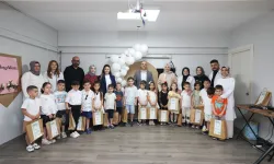 Çocuk kulübü öğrencileri karnelerine kavuştu