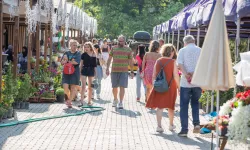 İzmir'de Kültürpark çiçek açtı