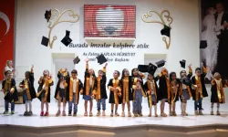 İzmit'te Çınar Çocuk Evleri'nde mezuniyet sevinci