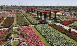 Konya'da Karatay Mevlana Gül Parkı kapılarını açtı