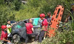 Bilecik'te şarampole devrilen araçta 3 kişi yaralandı