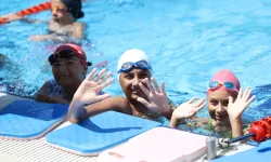 Bursa'da minik kulaçlar ikinci dönemi tamamladı