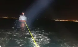 Çanakkale Boğazı'nda arızalanan gemi kurtarıldı