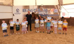 Kocaeli'de minik biniciler at sevgisiyle büyüyor