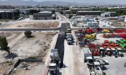 Konya Karatay'da asfalt mesai sürüyor