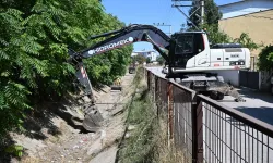 Manisa Fevzi Çakmak'ta sulama kanalları temizliği