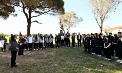 Antalya'da Lara Sahili'nde öğrencilerden bilimsel temizlik