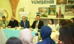 Başkan Ercan Özel üniversite öğrencileriyle buluştu