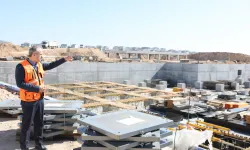 Çayırova Devlet'e deprem izolatörleri monte ediliyor