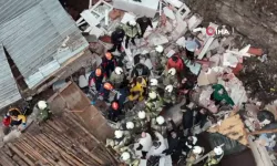 Fatih'te patlama sonrası iki bina çöktü