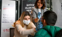 İzmir Bornova'da işitme engelli öğrencilere diş taraması