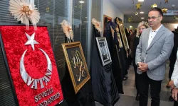 İzmir'de 'Sanatın Diliyle Değerlerimiz' sergisi açıldı