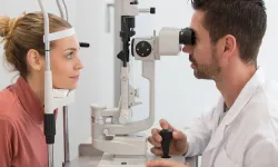 Katarakt sadece yaşlıların kapısını çalmıyor!