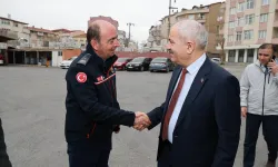 Kocaeli Gebze'de bayram öncesi kamu personeline ziyaret