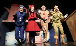 Mersin'de 'Bisküvi Adam' oyunu Silifkeli miniklerle buluştu