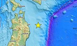 Japonya'da 7,4 büyüklüğünde deprem!
