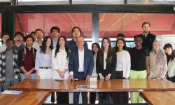 Bursalı marketçilerden üniversiteli gençlere destek